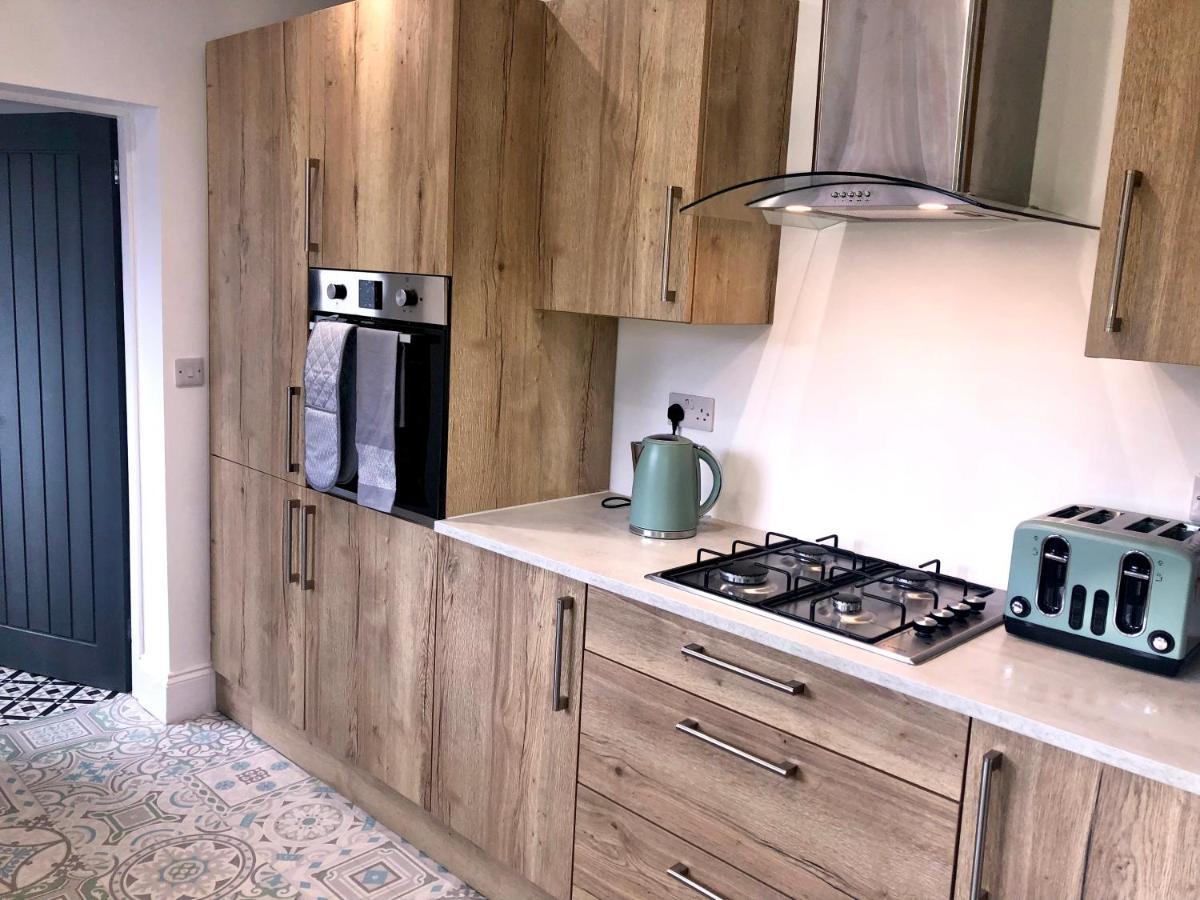 Апартаменты High Barnes 3 Bed House With Parking, Sleeps 7, Quiet Location Сандерлэнд Экстерьер фото